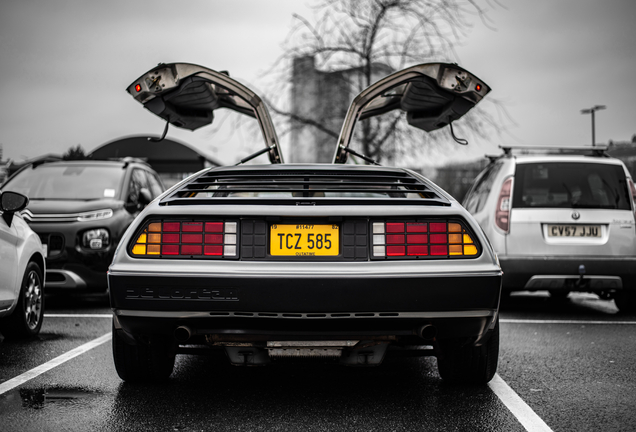 DeLorean DMC-12