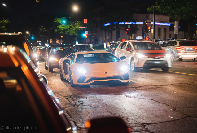 Lamborghini Aventador S LP740-4