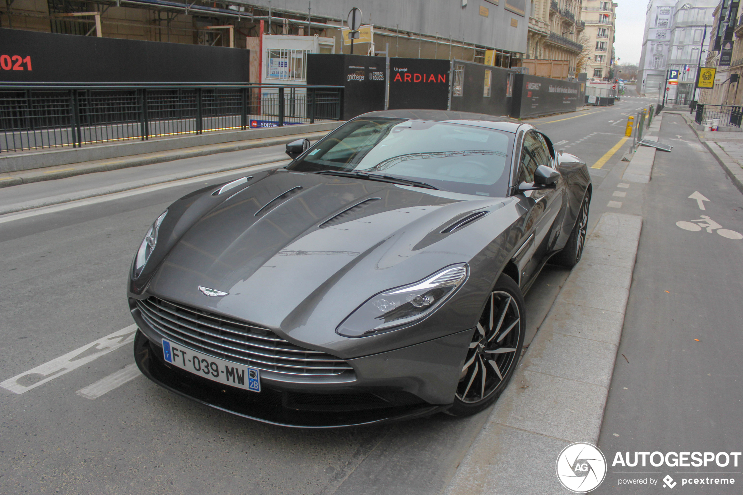 Aston Martin DB11