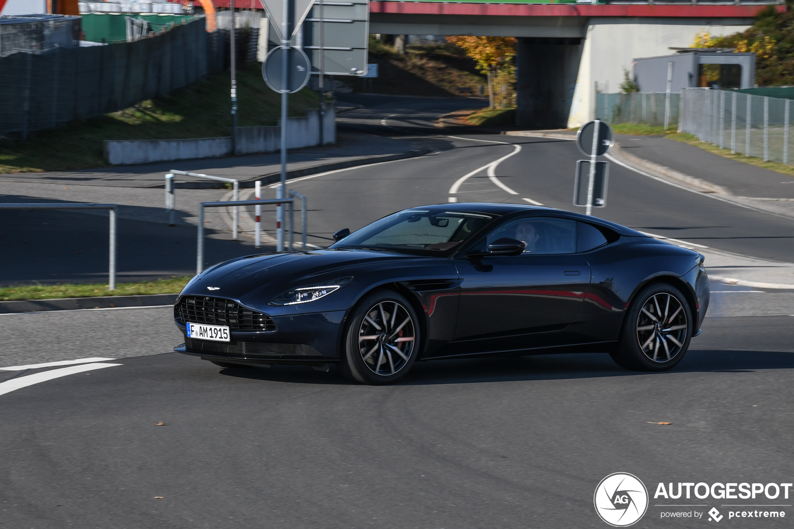 Aston Martin DB11 V8