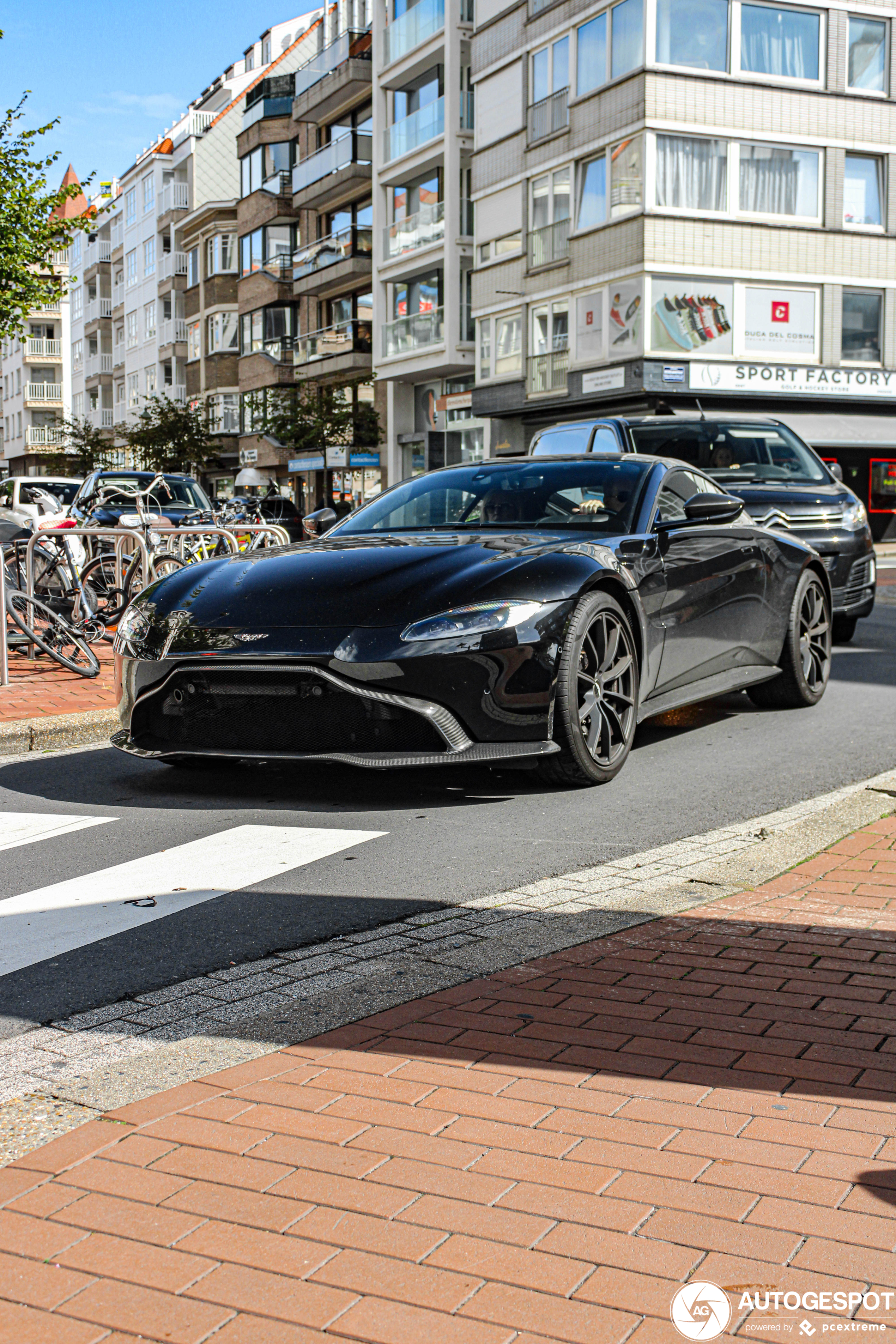 Aston Martin V8 Vantage 2018