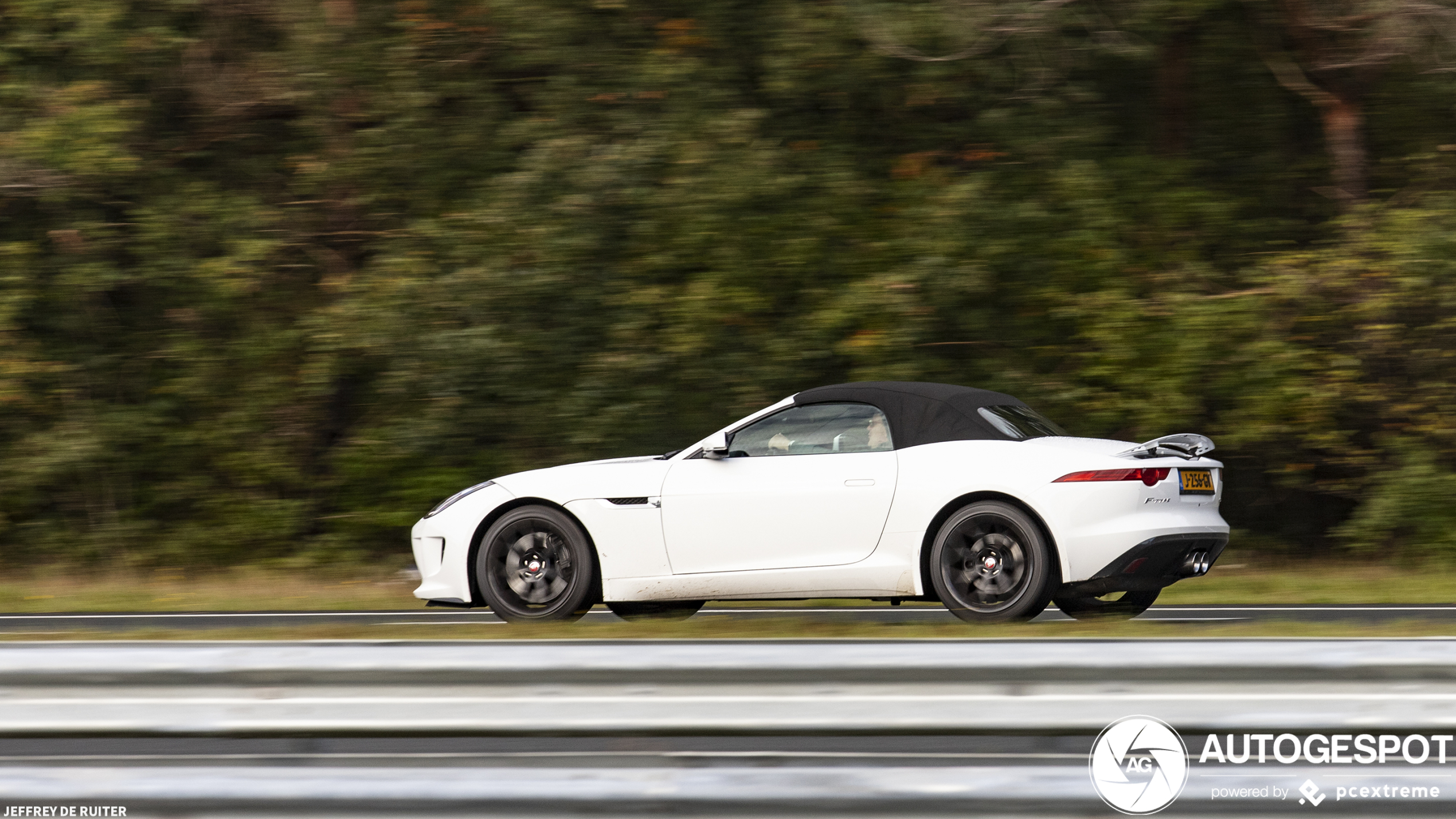 Jaguar F-TYPE S Convertible