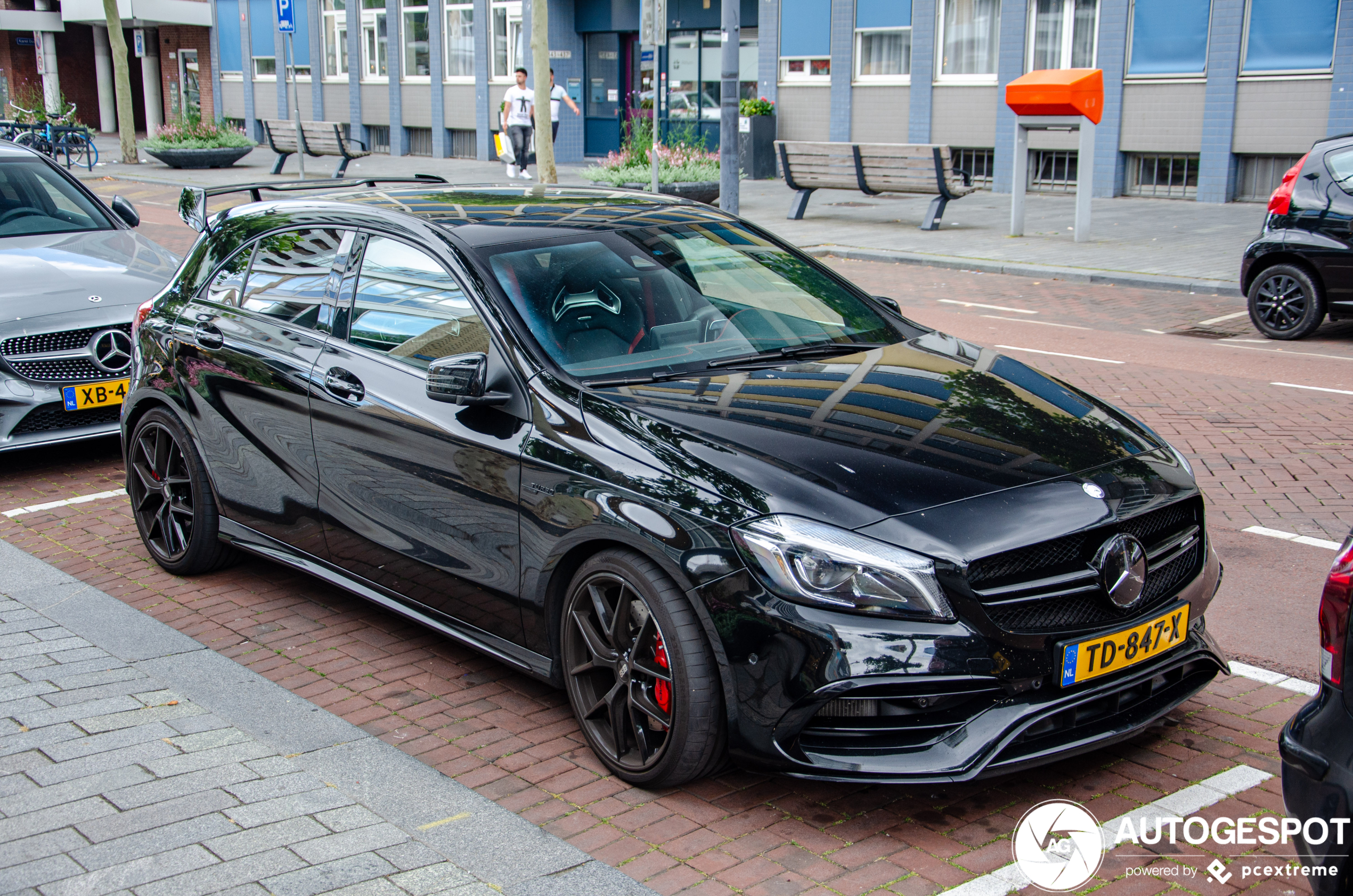 Mercedes-AMG A 45 W176 2015