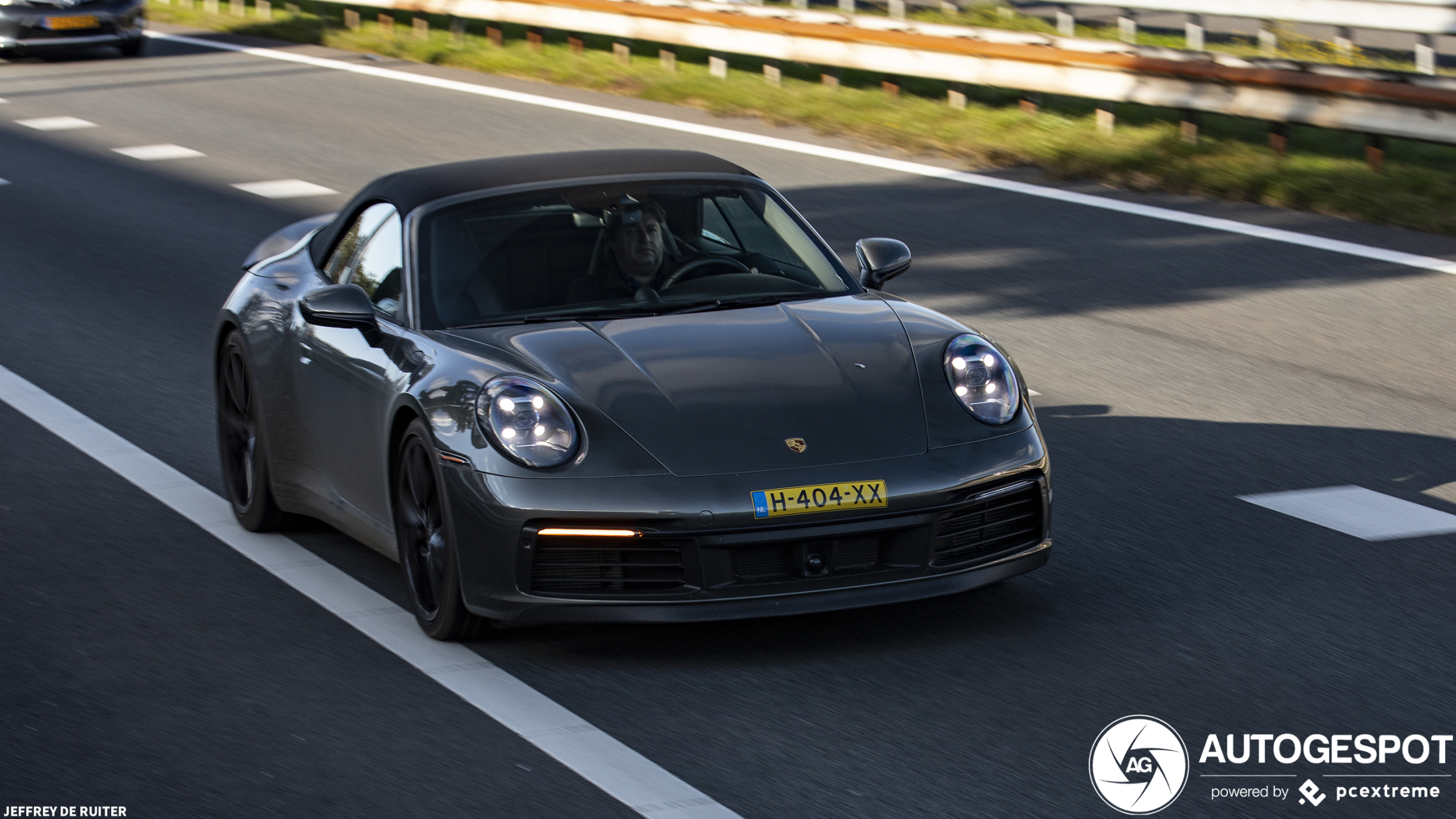 Porsche 992 Carrera 4S Cabriolet