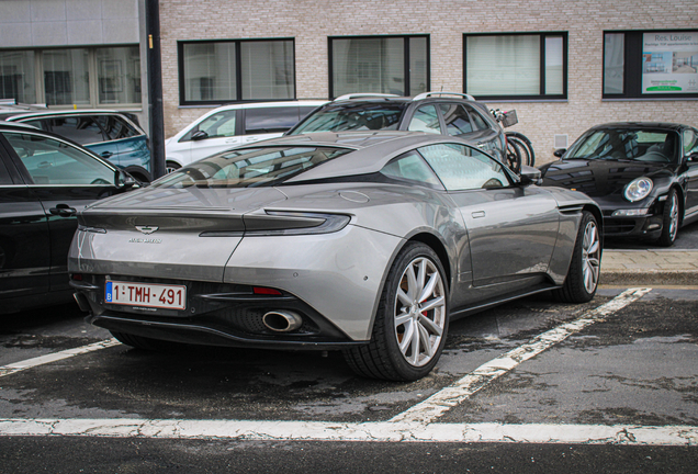 Aston Martin DB11 V8