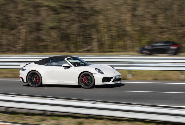 Porsche 992 Carrera 4S Cabriolet