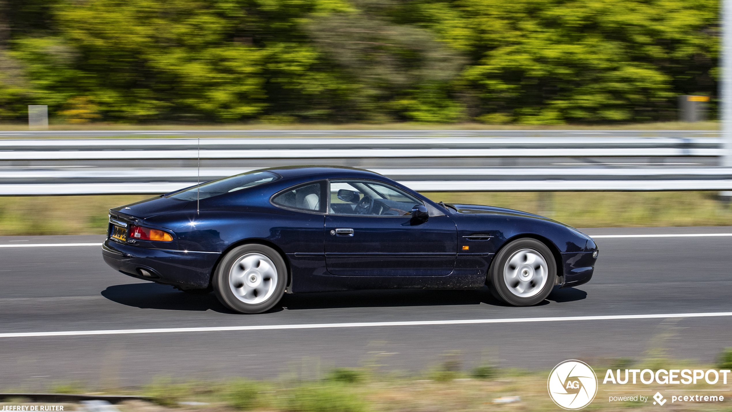 Aston Martin DB7