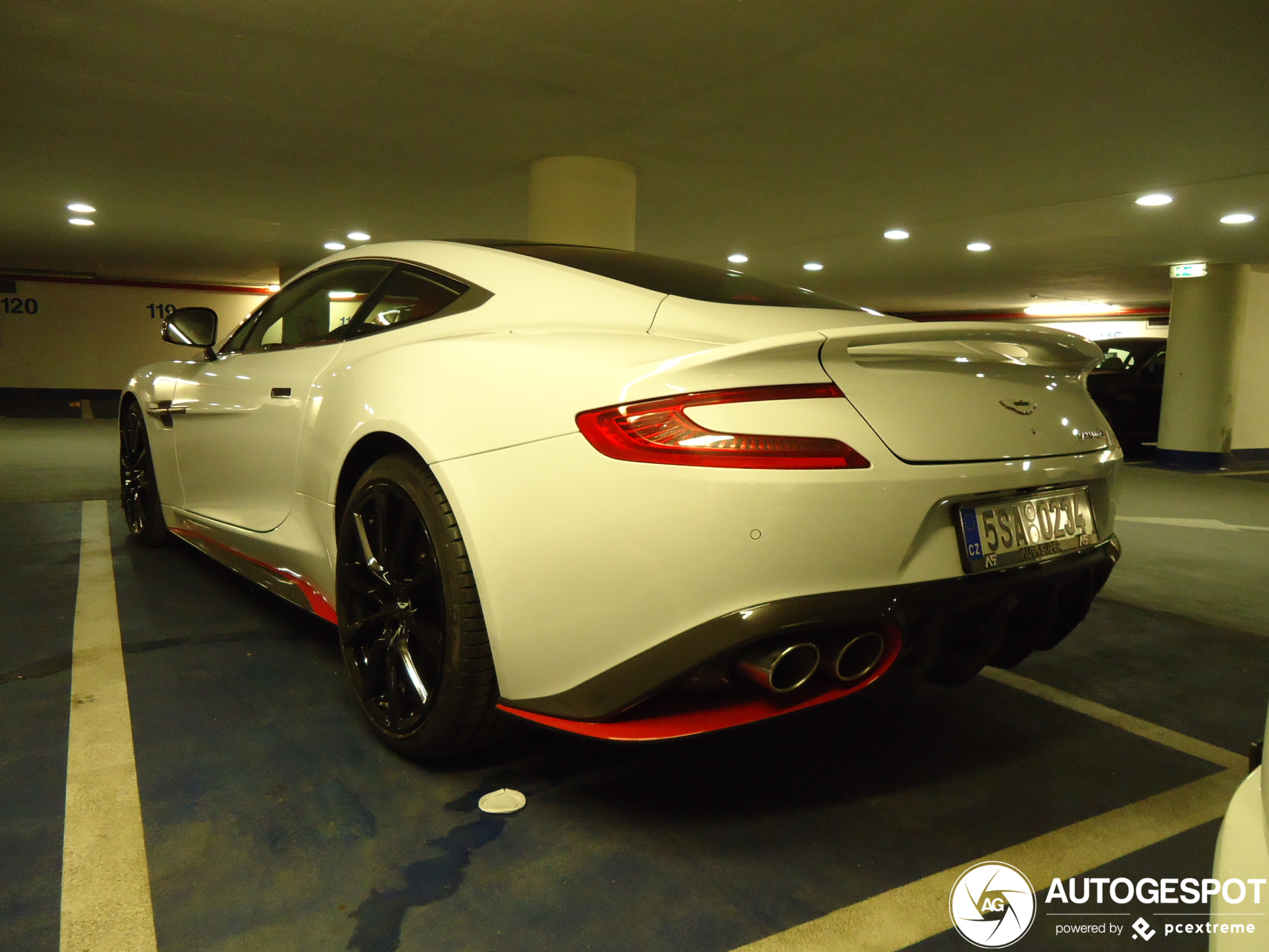 Aston Martin Vanquish S 2017