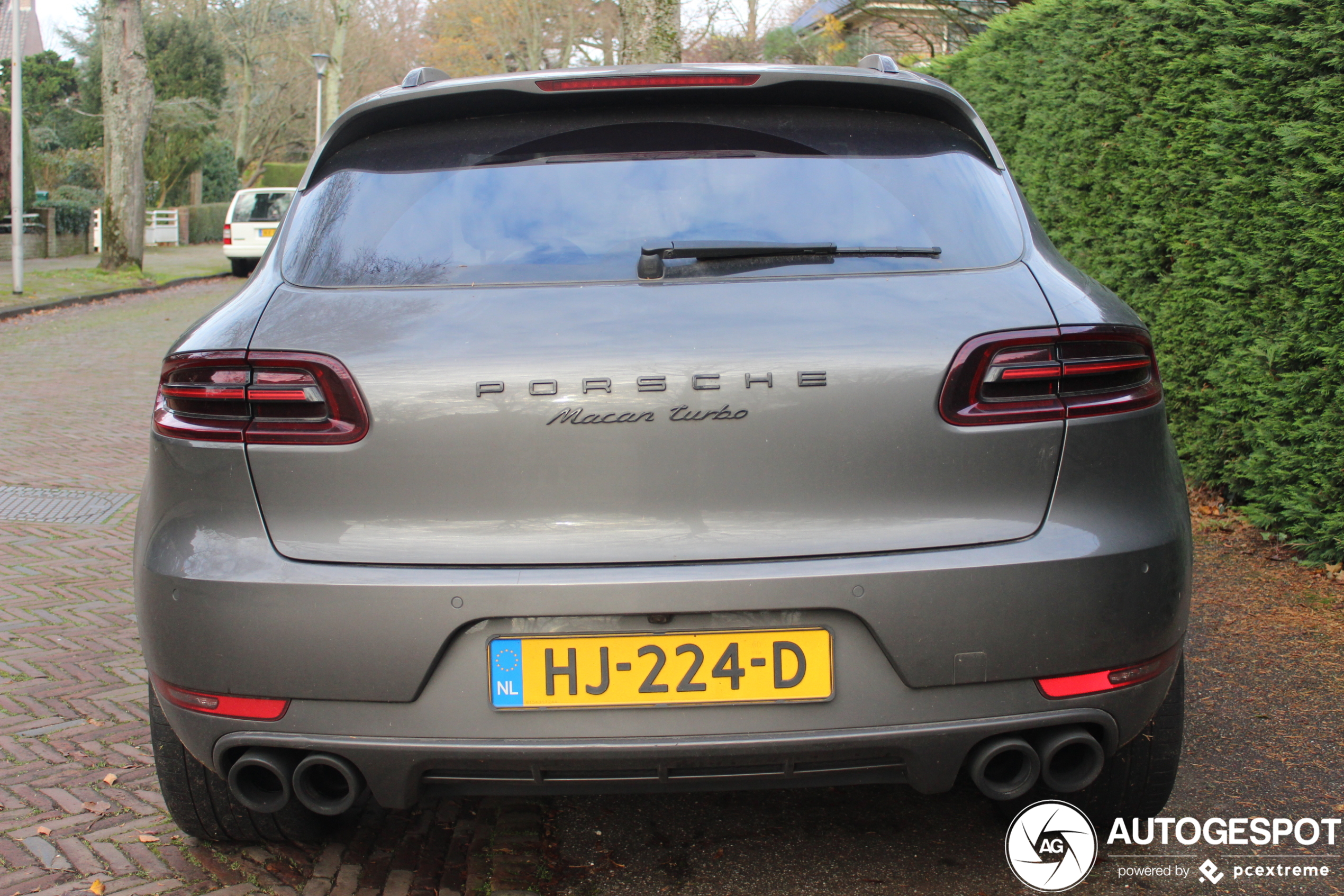 Porsche 95B Macan Turbo