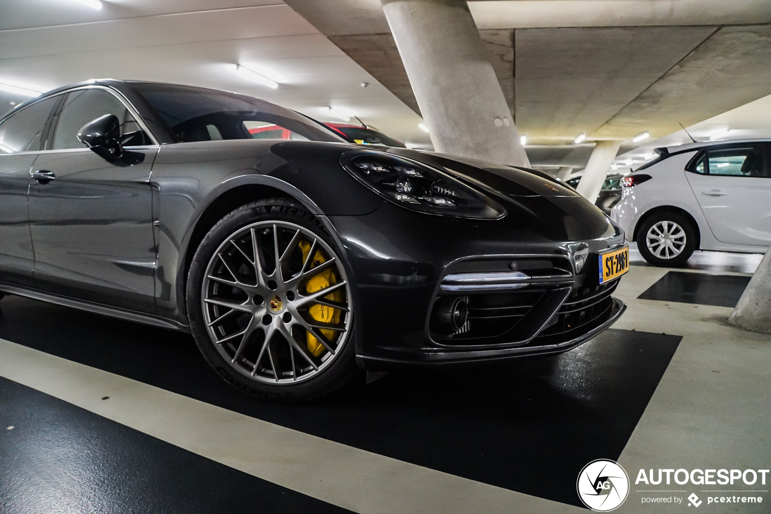 Porsche 971 Panamera Turbo S E-Hybrid