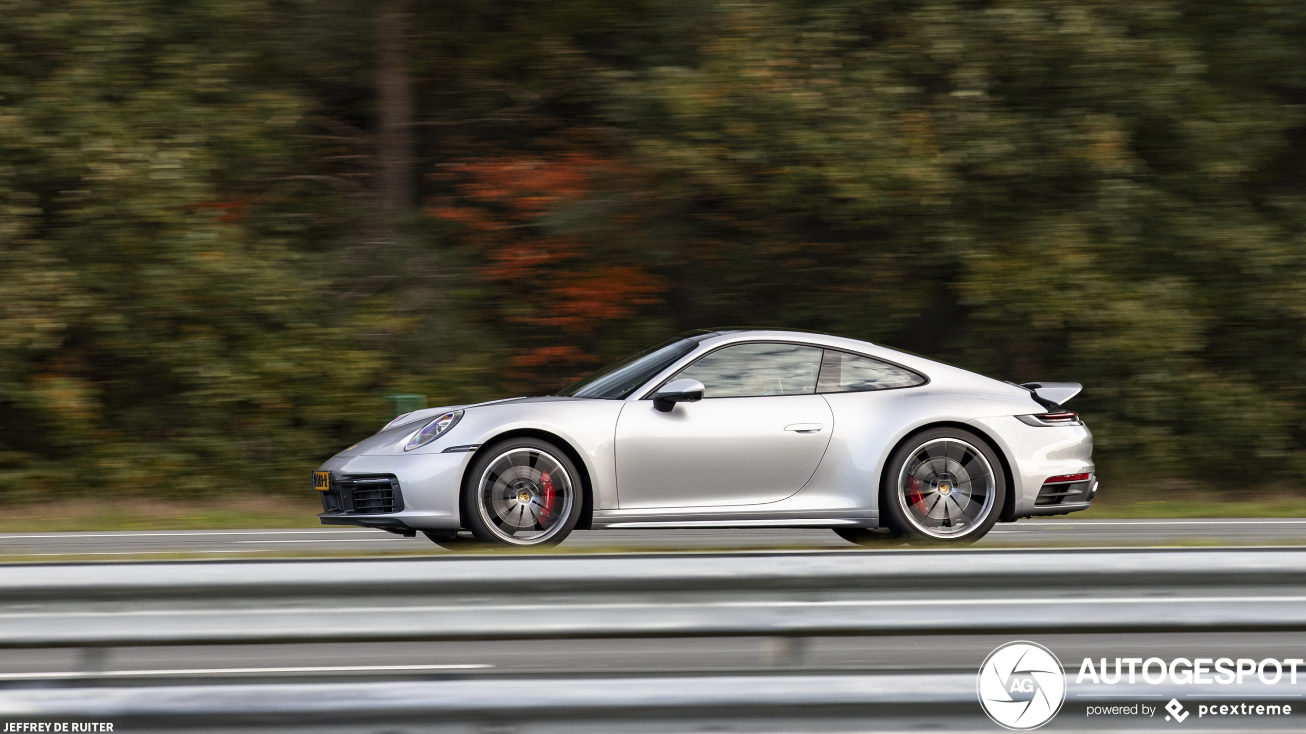 Porsche 992 Carrera 4S