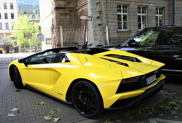 Lamborghini Aventador S LP740-4 Roadster