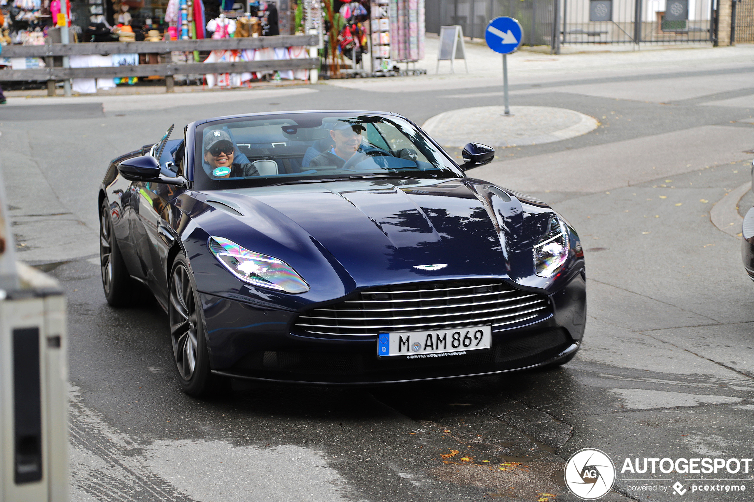 Aston Martin DB11 V8 Volante