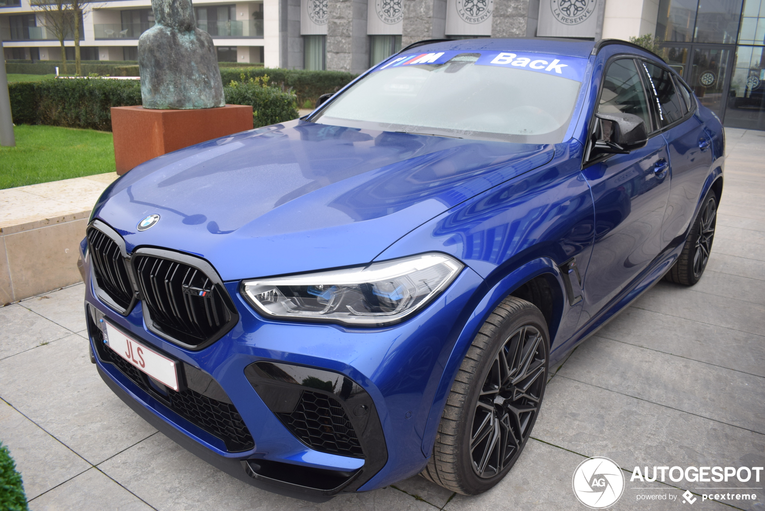 BMW X6 M Competition doet Knokke-Heist verzakken