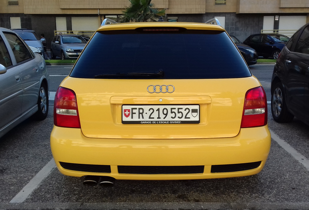 Audi RS4 Avant B5