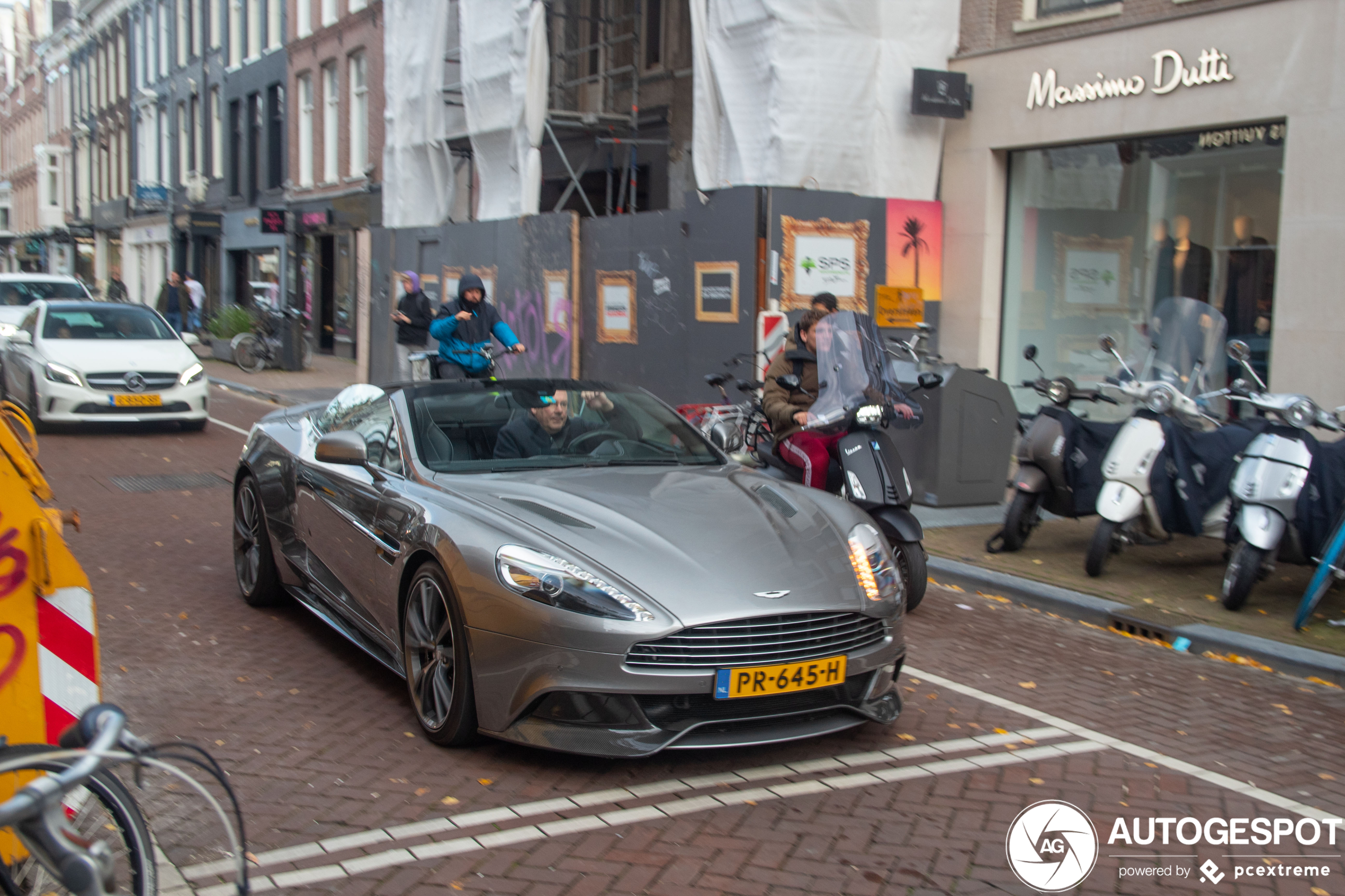 Aston Martin Vanquish Volante