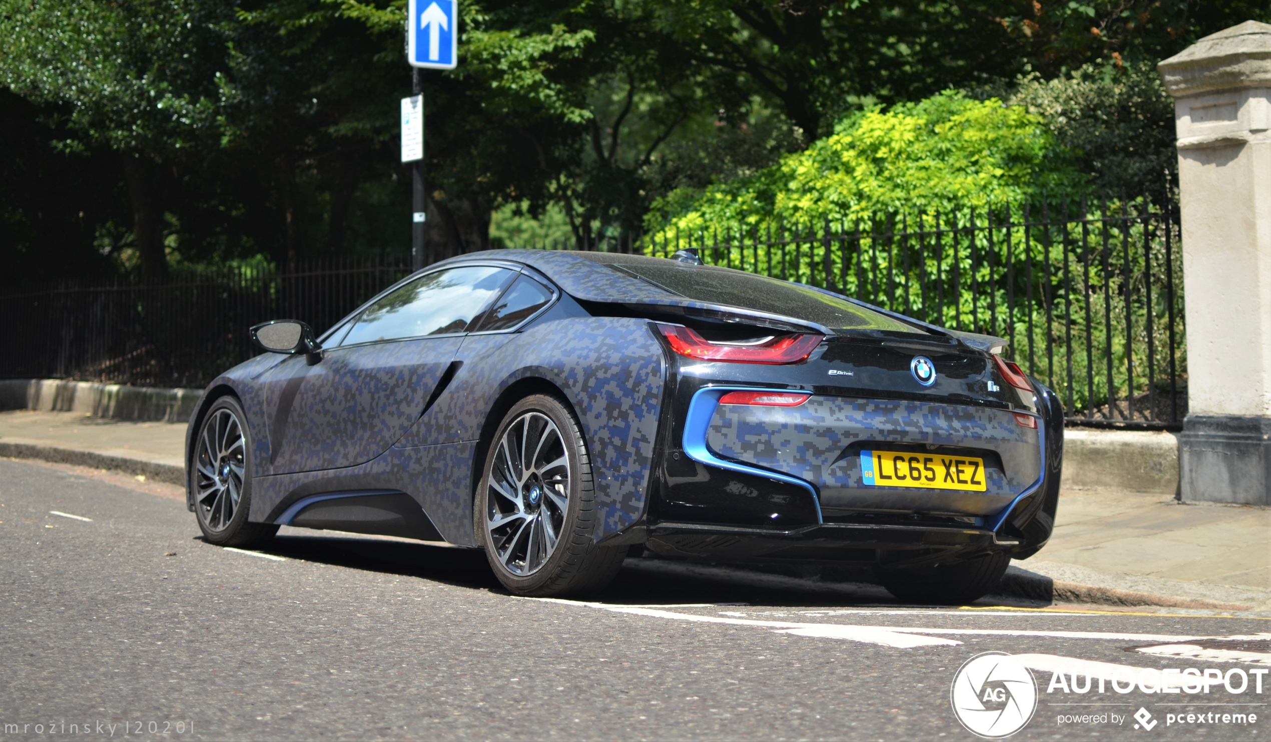 BMW i8