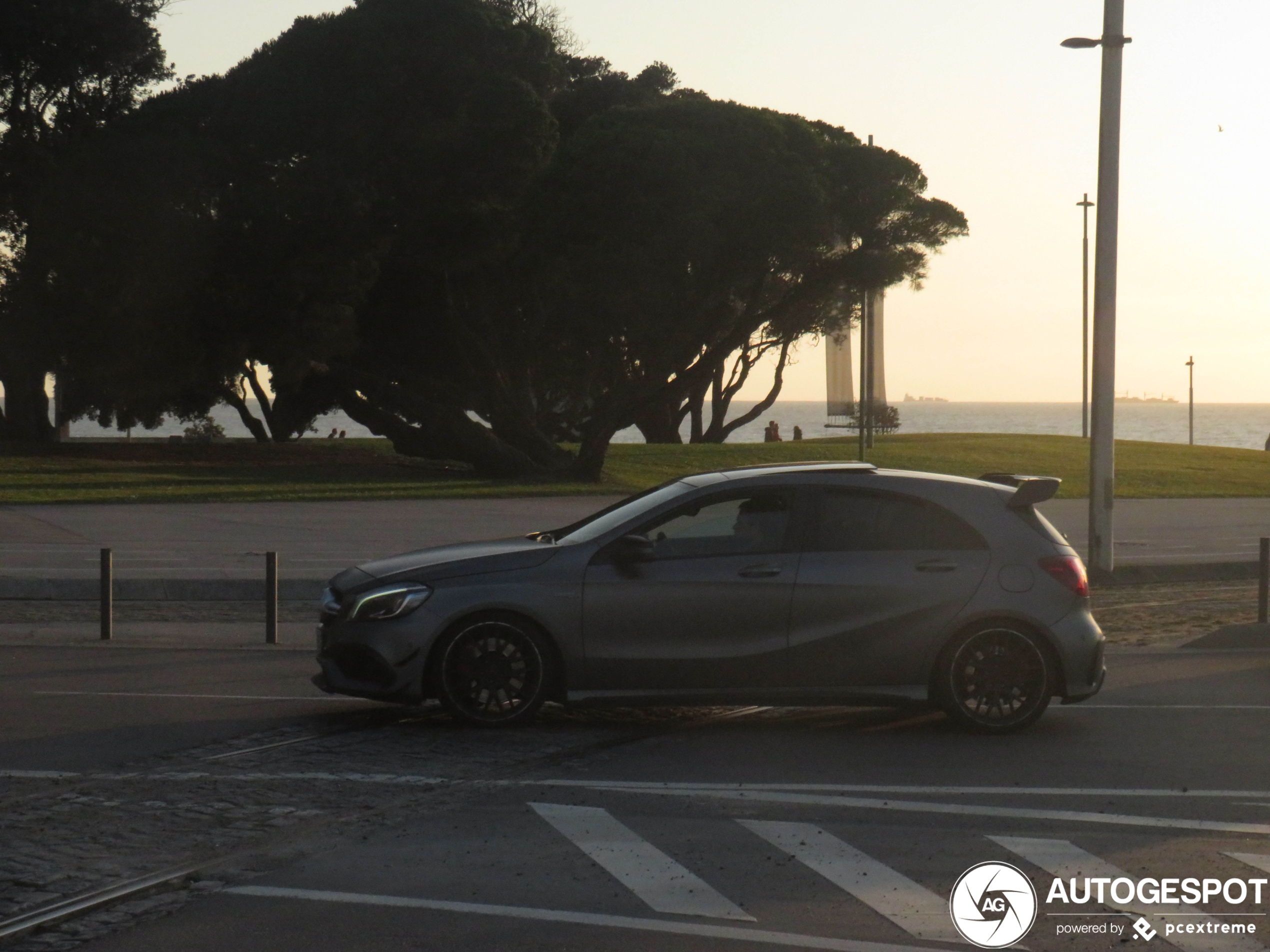 Mercedes-AMG A 45 W176 2015