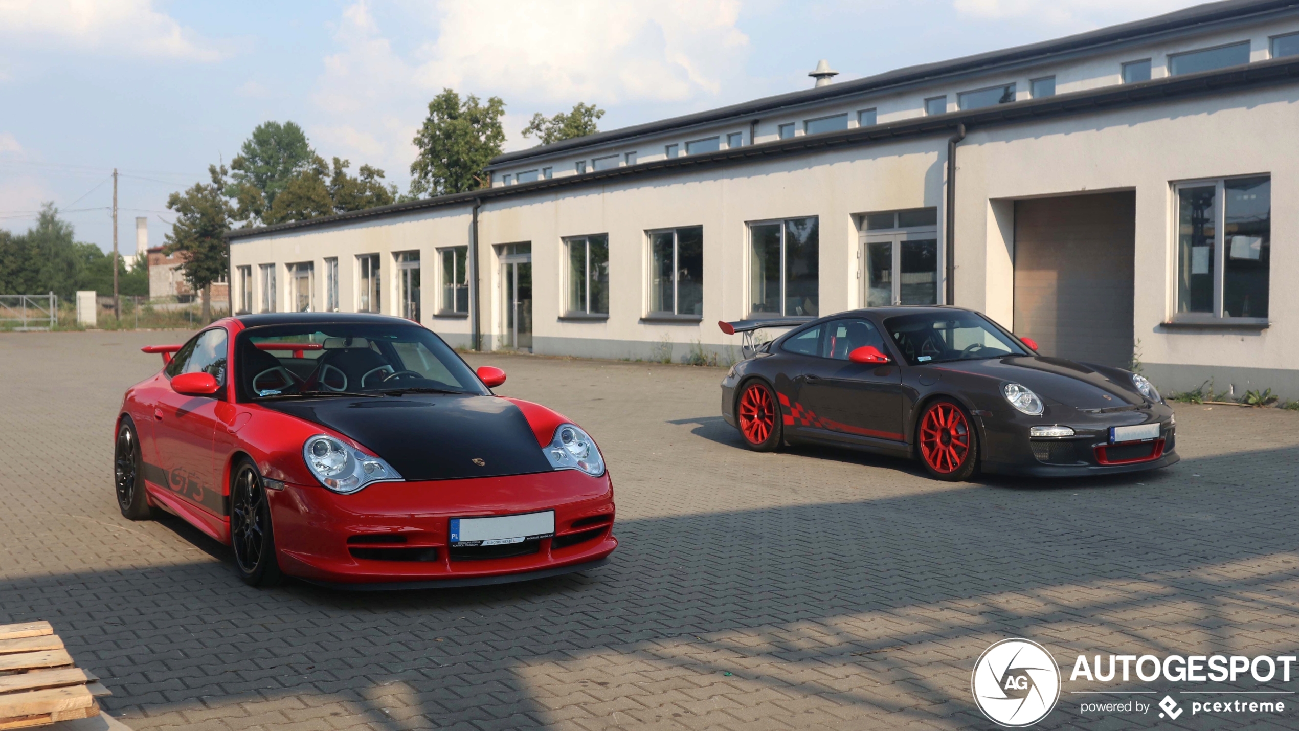 Porsche combo laat ons twee heerlijke GT3's zien