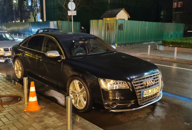 Audi S8 D4