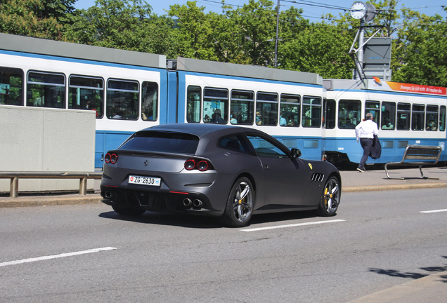 Ferrari GTC4Lusso T