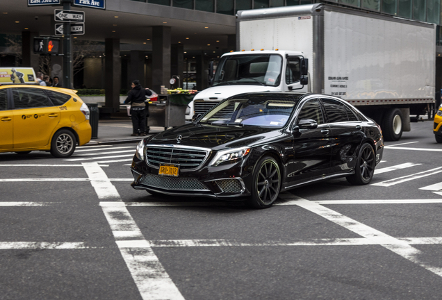 Mercedes-Benz S 65 AMG V222