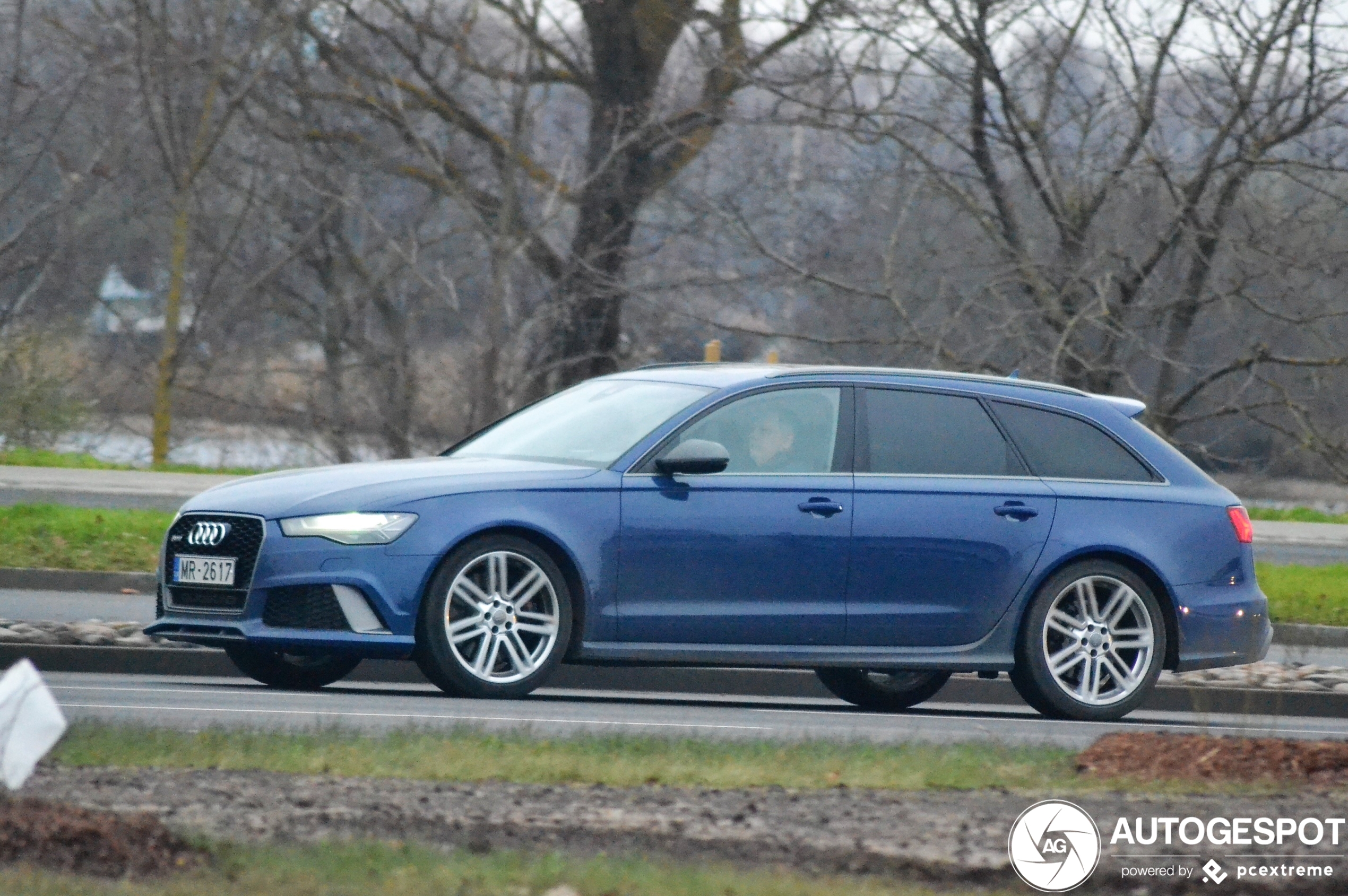 Audi RS6 Avant C7 2015