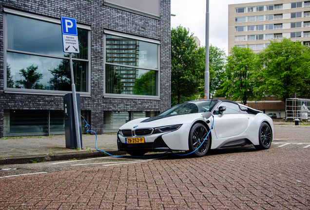 BMW i8 Roadster