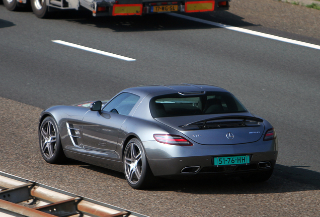 Mercedes-Benz SLS AMG