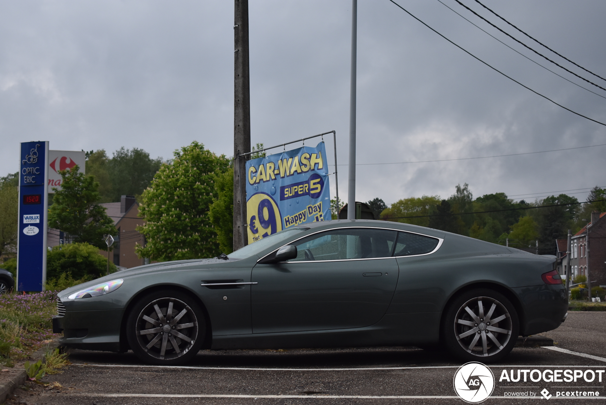 Aston Martin DB9