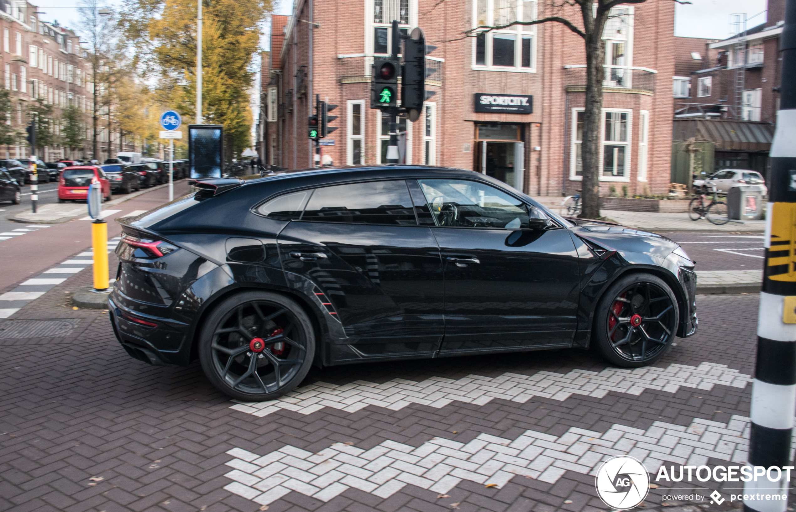 Lamborghini Urus is geliefd met bodykit