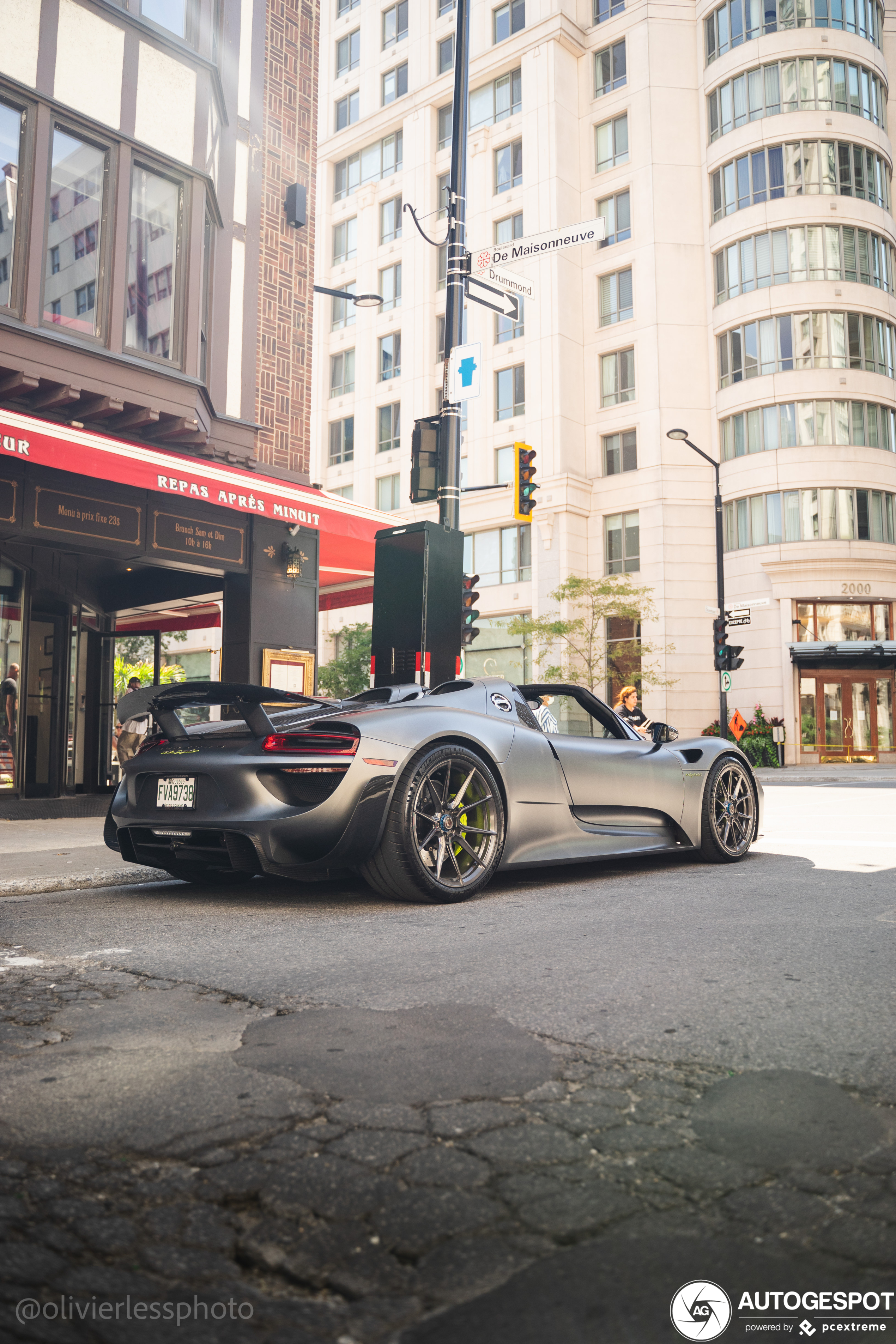 Porsche 918 Spyder Weissach Package