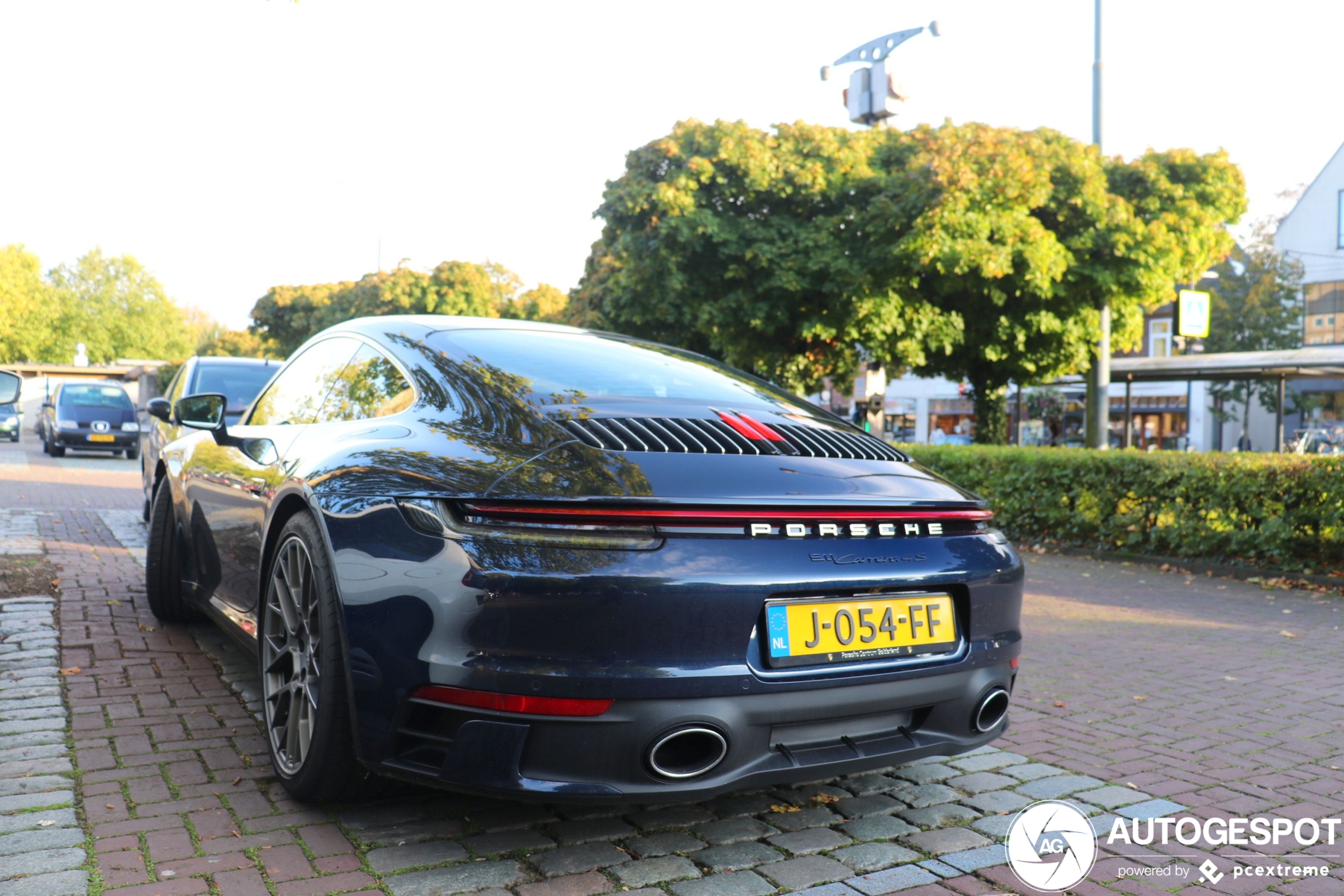 Porsche 992 Carrera 4S