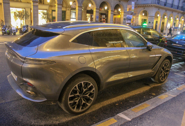 Aston Martin DBX