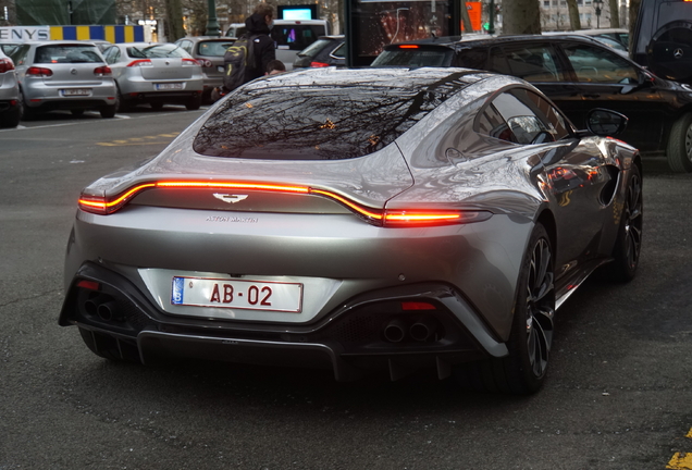 Aston Martin V8 Vantage 2018