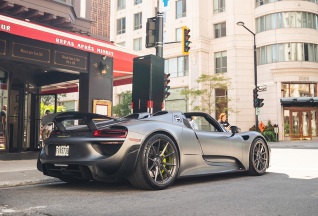 Porsche 918 Spyder Weissach Package