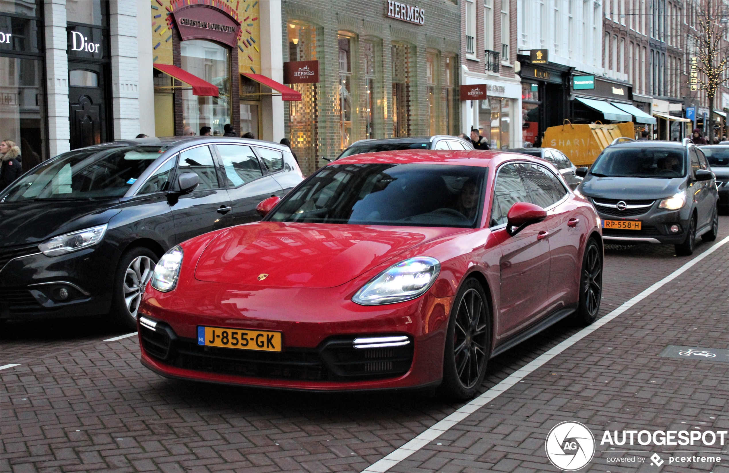 Porsche 971 Panamera GTS Sport Turismo