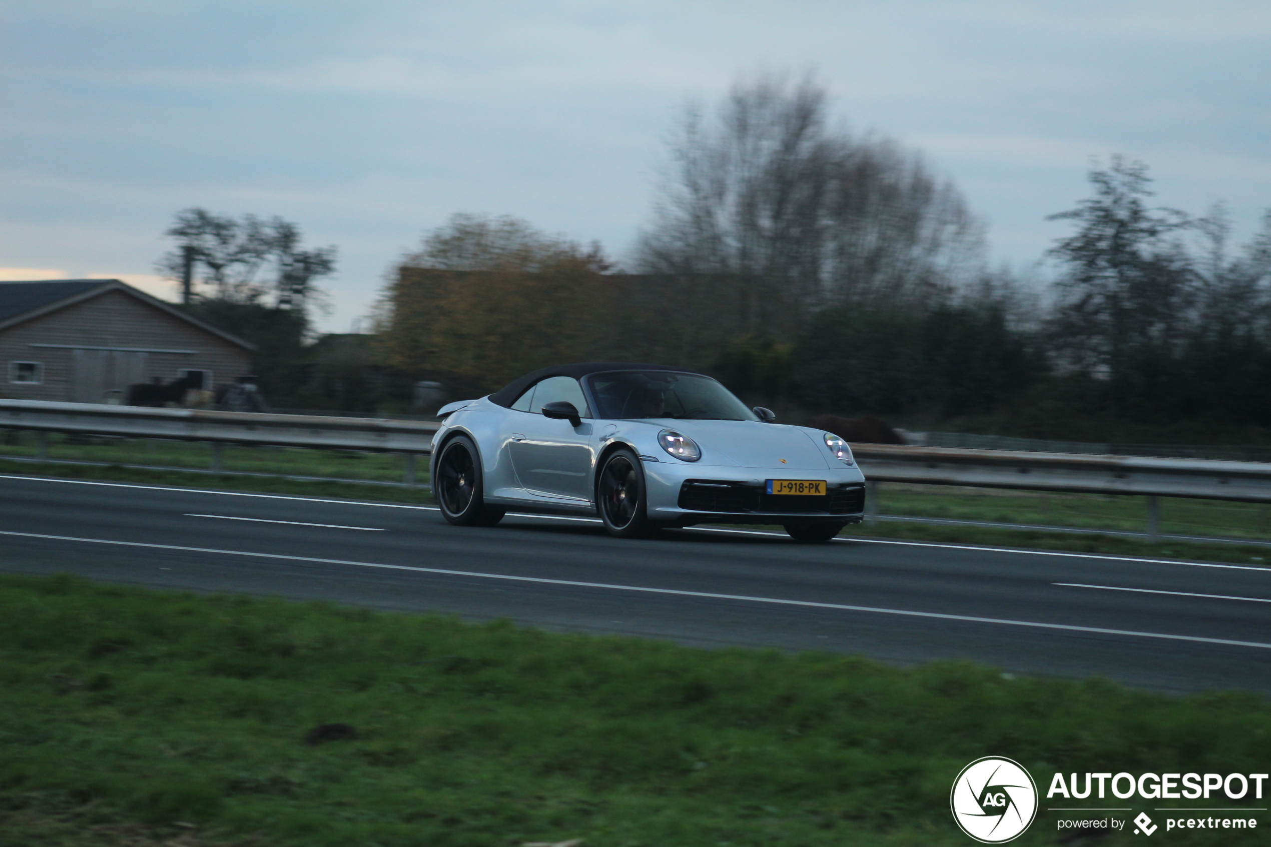 Porsche 992 Carrera 4S Cabriolet