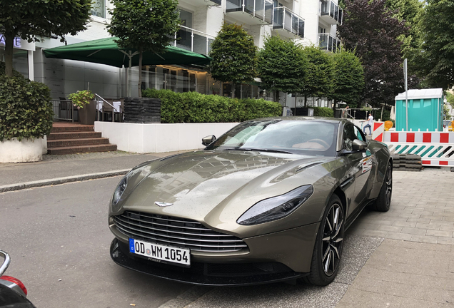 Aston Martin DB11 V8