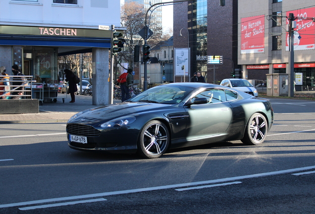 Aston Martin DB9