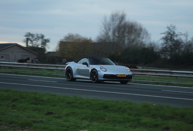 Porsche 992 Carrera 4S Cabriolet