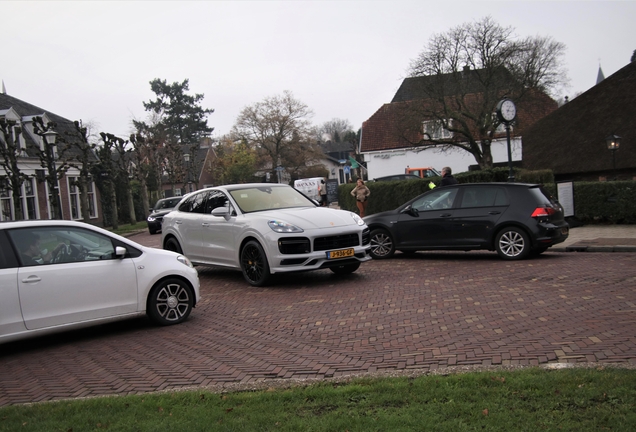 Porsche Cayenne Coupé Turbo S E-Hybrid