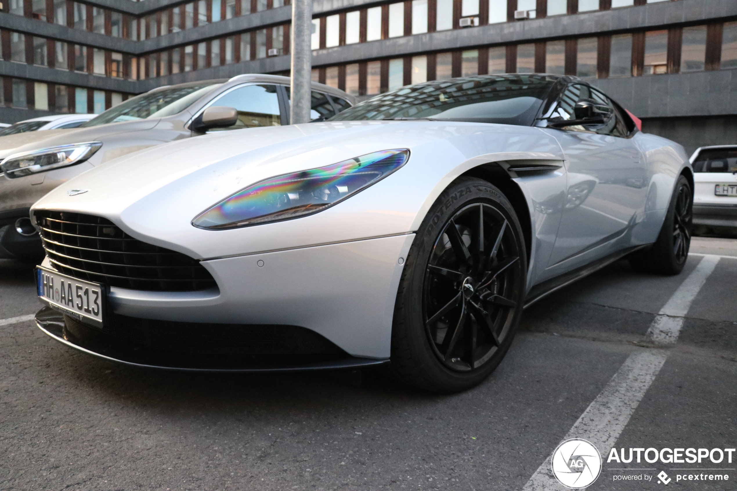 Aston Martin DB11 V8