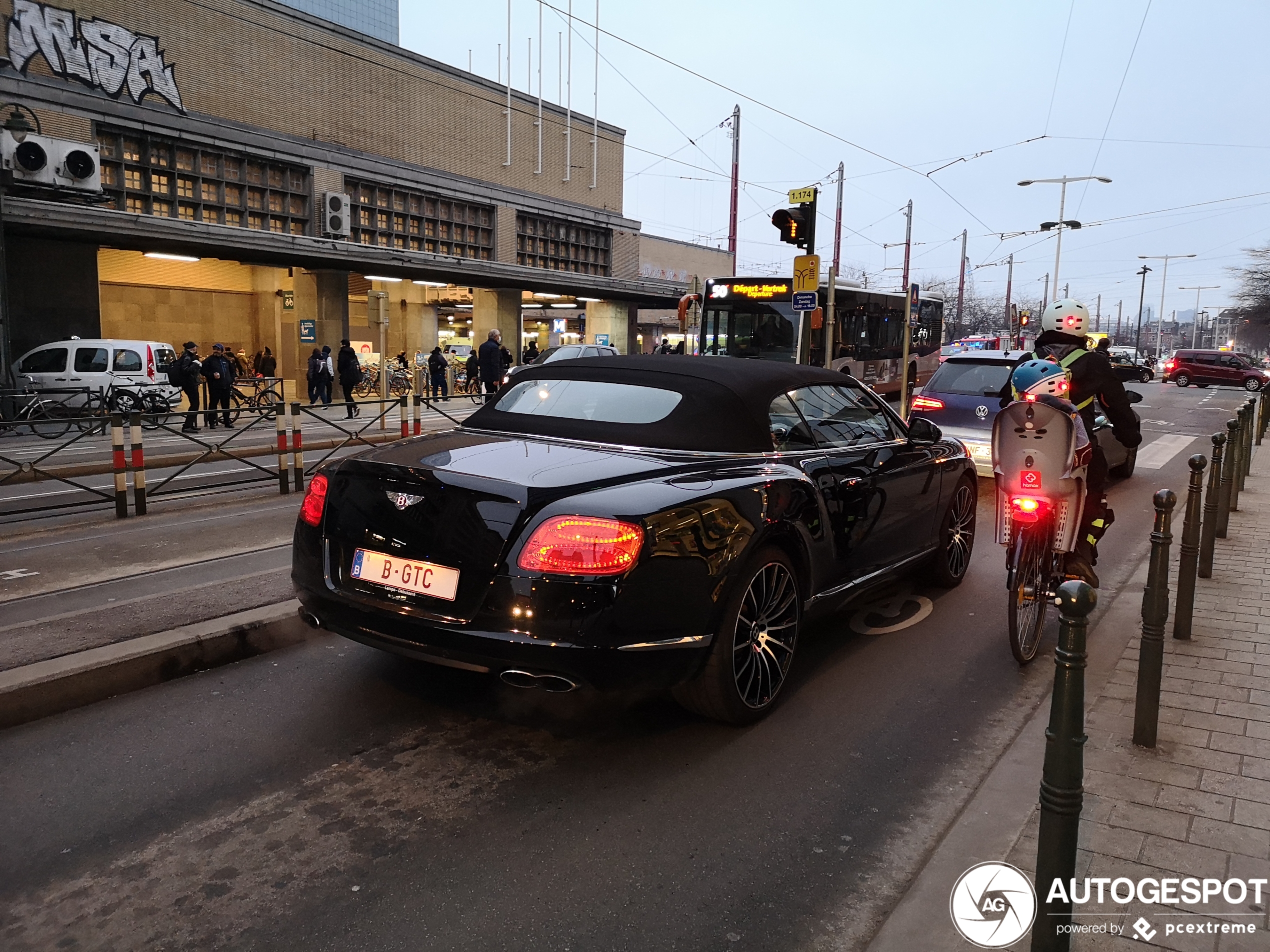 Bentley Continental GTC V8