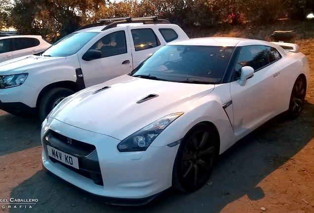 Nissan GT-R