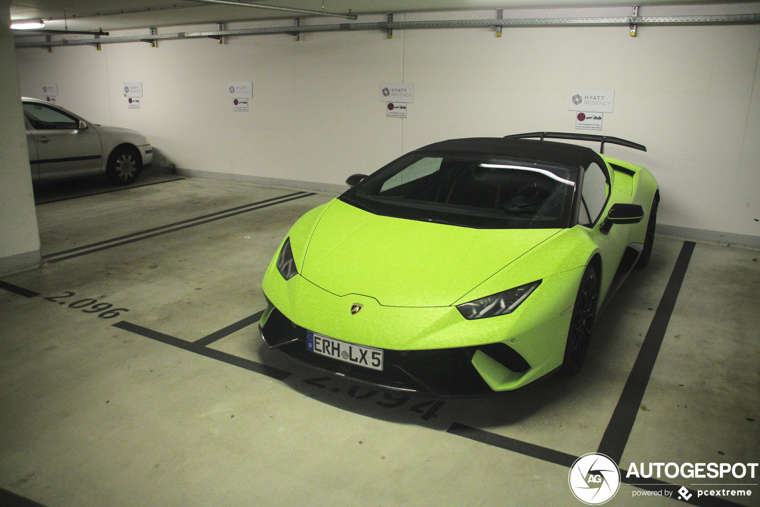 Lamborghini Huracán LP640-4 Performante Spyder