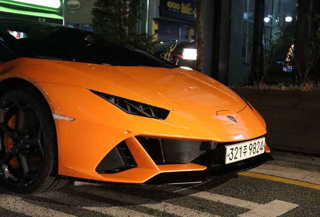 Lamborghini Huracán LP640-4 EVO Spyder