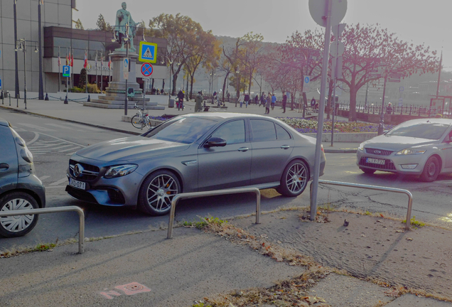 Mercedes-AMG E 63 S W213