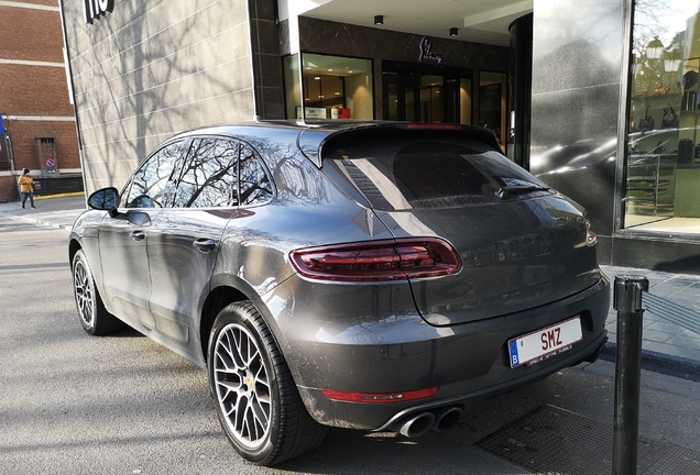 Porsche 95B Macan GTS