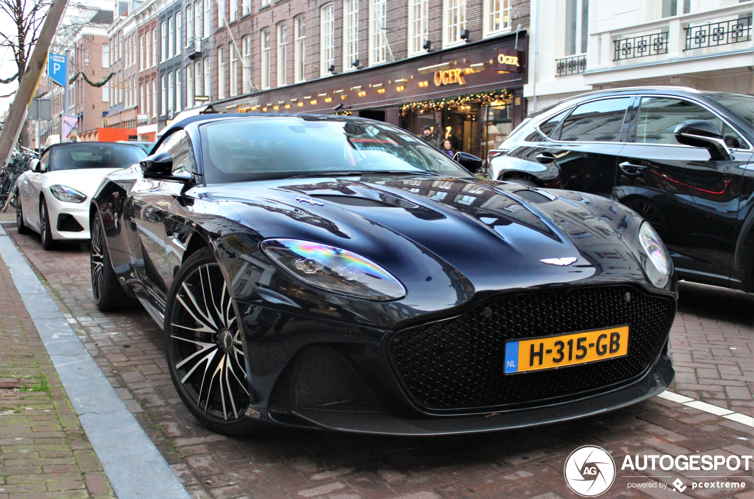 Aston Martin DBS Superleggera Volante